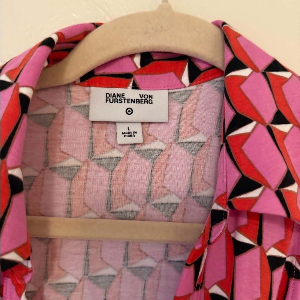 Diane Von Furstenberg Pink and Black Geometric Shirt NWOT Never worn.